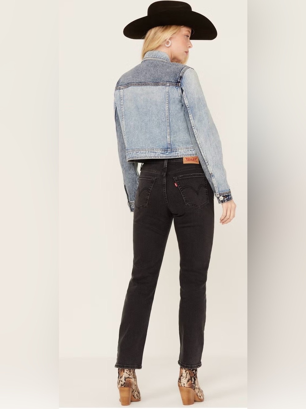 Levi's Straight Leg Jeans in Black Wash